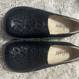 Alegria Women's Black Slip-On Shoes